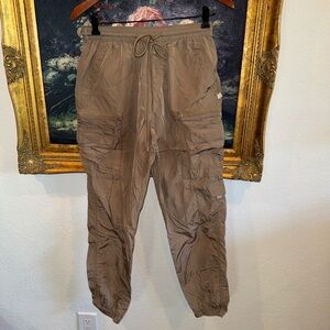 Standard/Cloth Tan Nylon Multi-Pocket Cargo Style Tie Waist Jogger Pants Size M